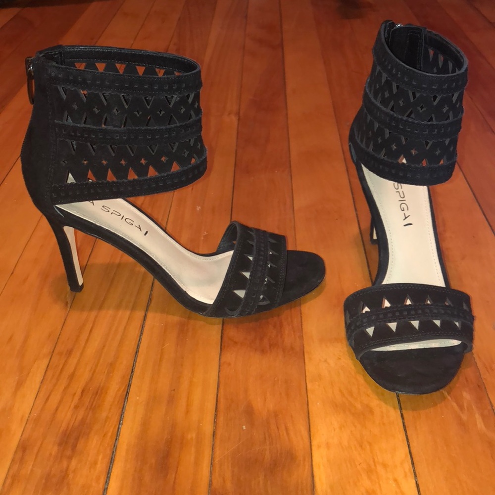 Via Spiga Black Laser Cut Ankle Strap Sandle sz 6